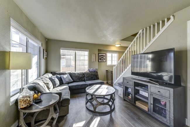 Foto del edificio - Amazing 3 Bedroom 3 Bath Home (1800sqft+) ...
