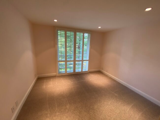 2nd bedroom - 1100 Sharon Park Dr