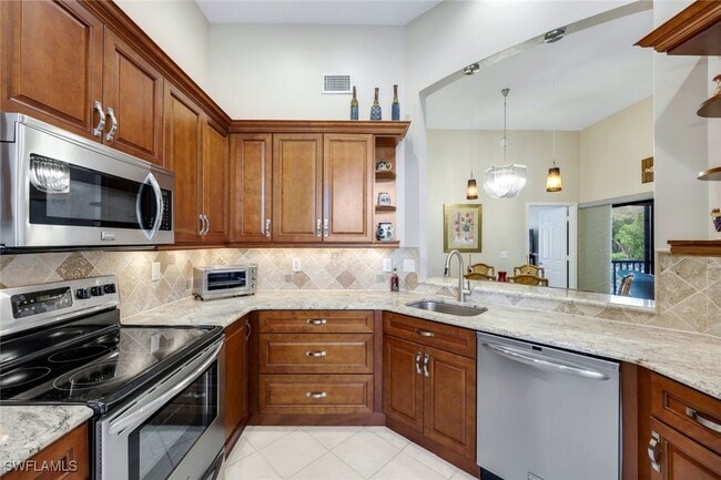 Building Photo - 6555 Valen Way