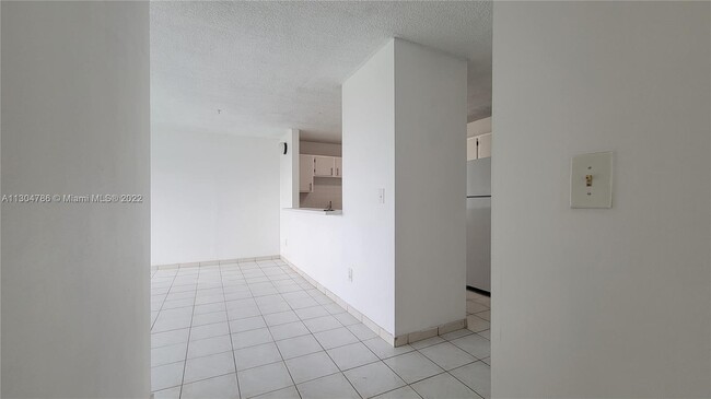 Building Photo - 14840 Naranja Lakes Blvd