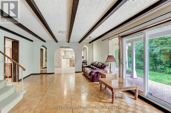 Photo du bâtiment - 19 Peacham Crescent