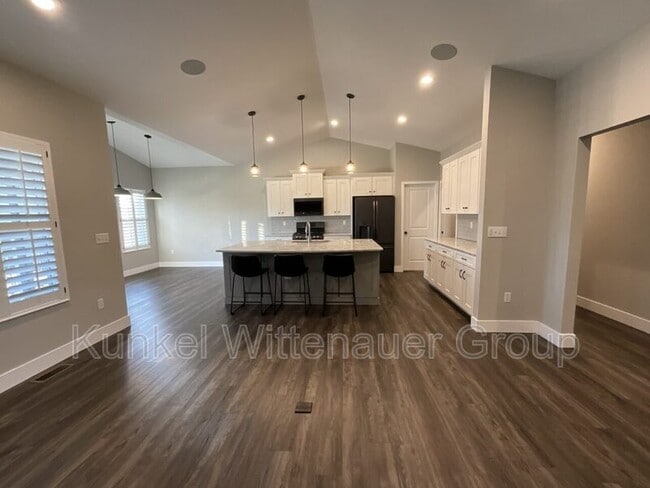 Foto del edificio - 1212 Hickory Point Dr