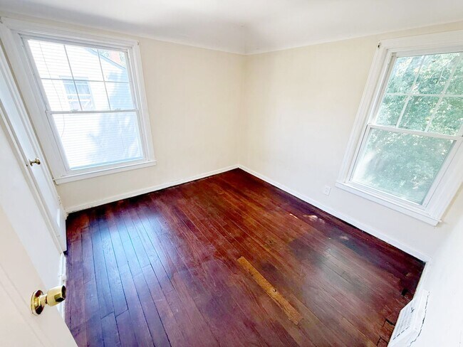 Foto del edificio - 2 BED 1 BATH BEAUTIFUL SINGLE FAMILY HOME