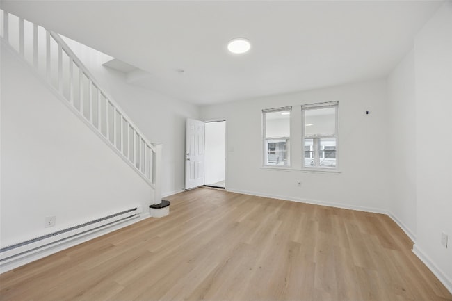 Building Photo - 1102 S Peach St