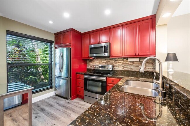 Foto del edificio - 3020 S Oakland Forest Dr