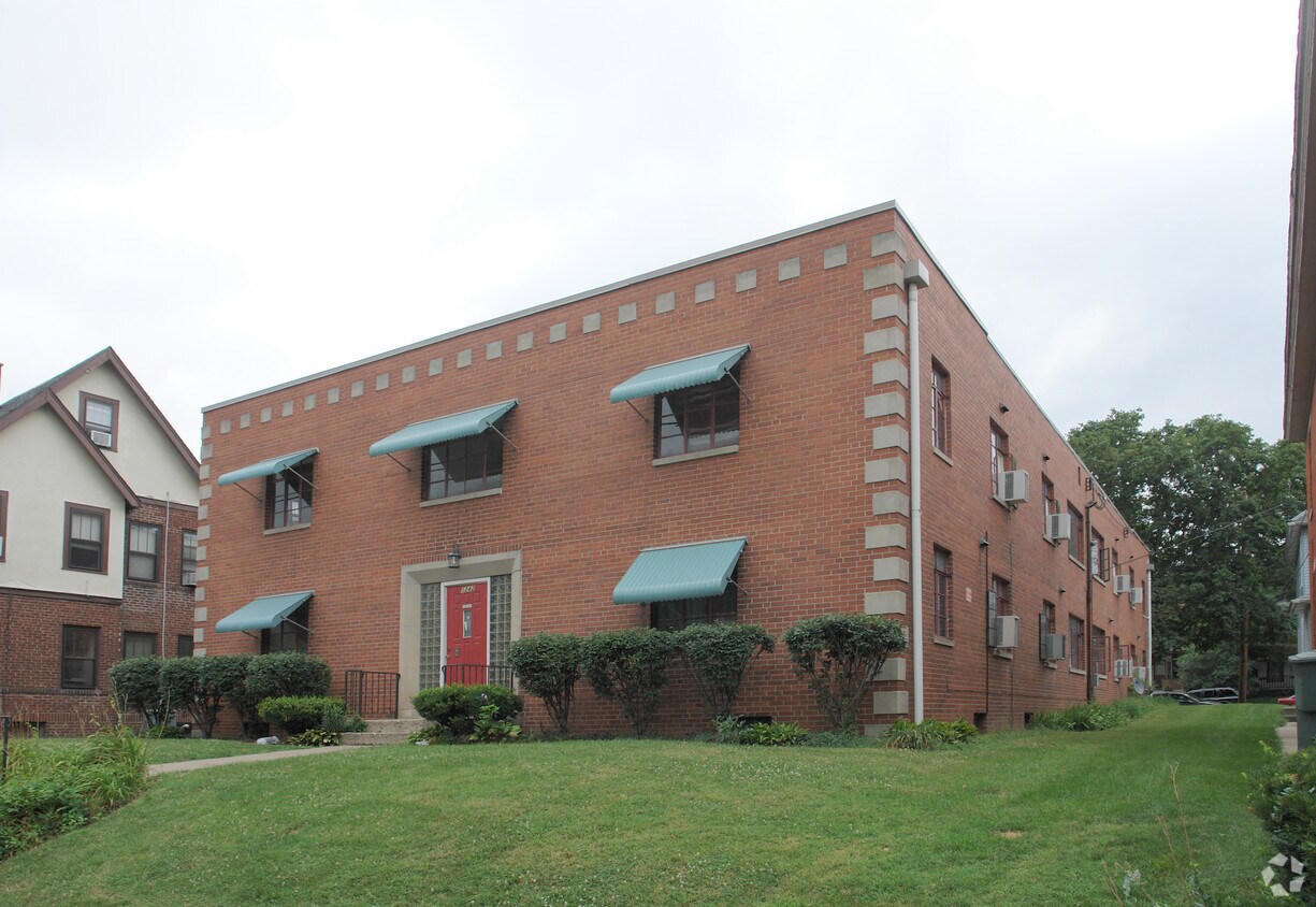 Building Photo - 1242 Neil Ave