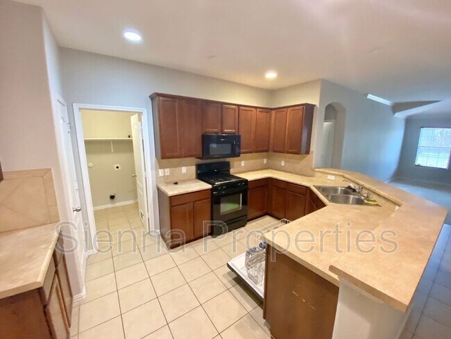 Foto del edificio - 1178 Clark Brothers Dr