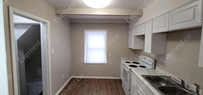 Building Photo - 16115 Westbrook St