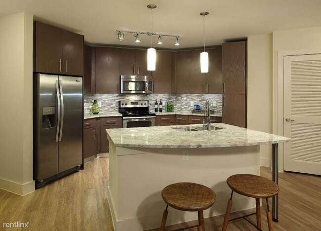 Foto del edificio - 4600 Woodlands Pkwy