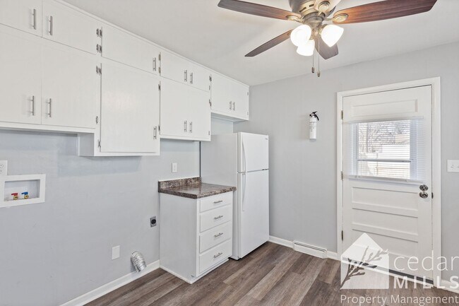 Building Photo - 3 Bed 2 Bath Remodeled Home!