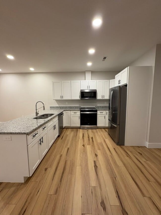 Building Photo - 1038 Patriot Landing Dr