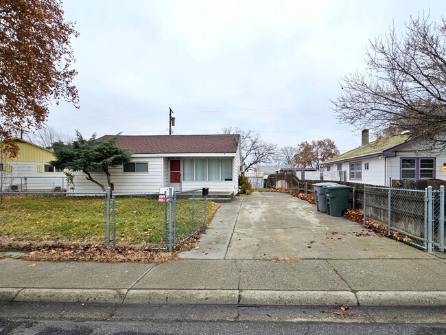 Building Photo - Cozy 3-Bedroom in Central Richland