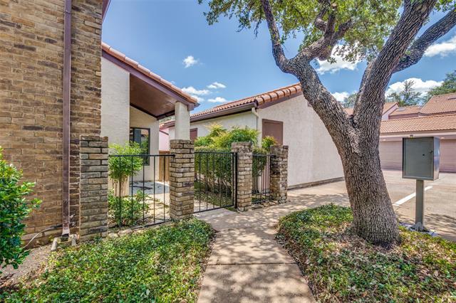 Foto principal - 18040 Midway Rd