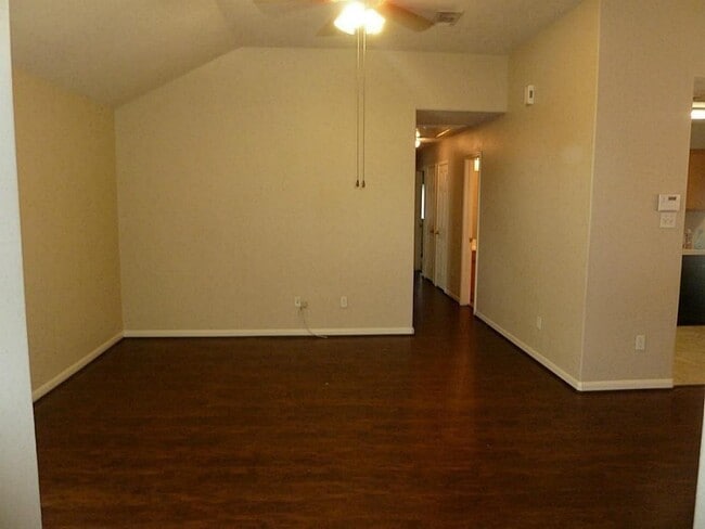 Building Photo - 4015 Bealey Ln