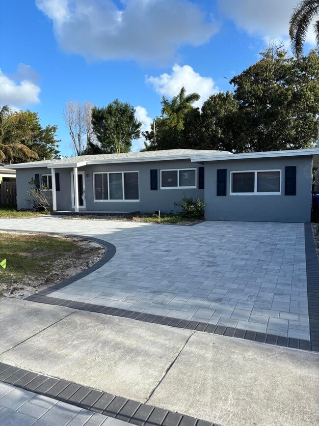 Building Photo - 1172 Arizona Ave
