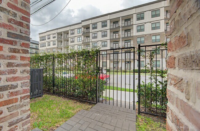 Foto del edificio - 3033 Hicks St