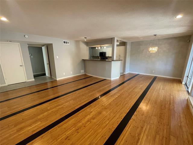 Foto del edificio - 6026 Birchbrook Dr