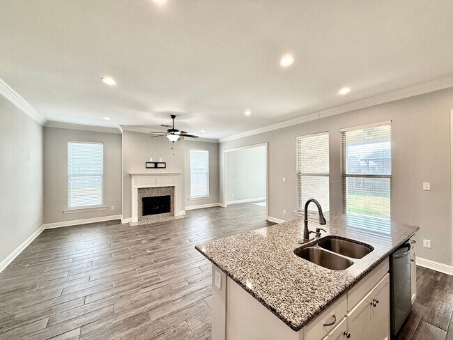 Foto del edificio - Spacious 3BR Corner-Lot Home in Reserve at Conway