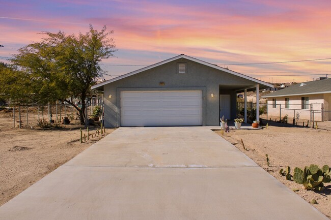 Building Photo - 3-bedroom 2 bath Home with Central AC - Cl...