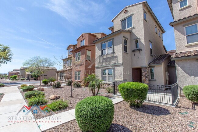 Foto del edificio - 2218 N 77th Dr