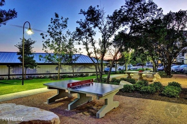 Foto del edificio - 9301 Old Bee Cave Rd
