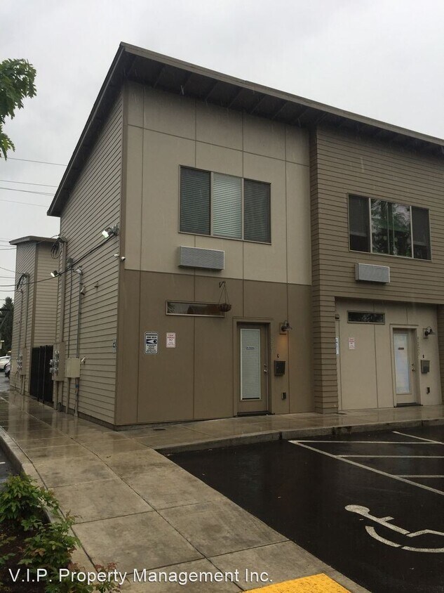 Primary Photo - 9211-9227 SE Holgate Blvd