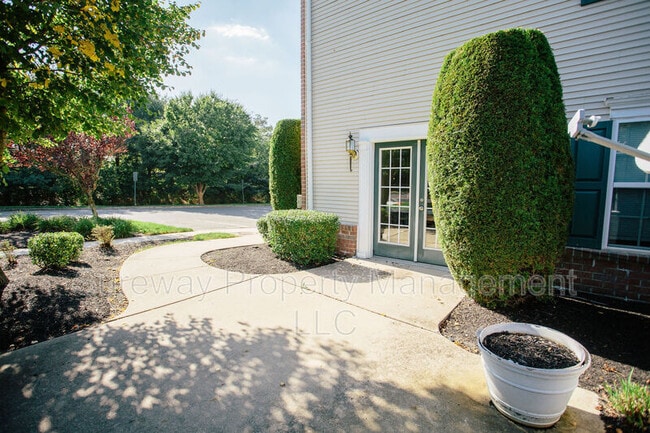 Building Photo - 102 Brandywine Dr