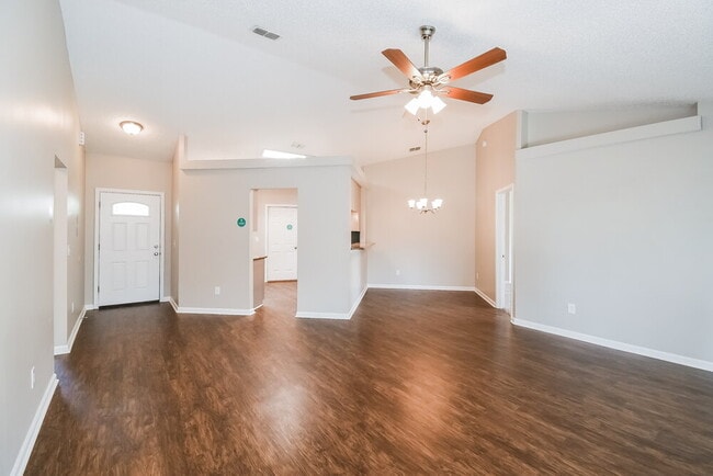 Building Photo - 2056 Eclipse Dr