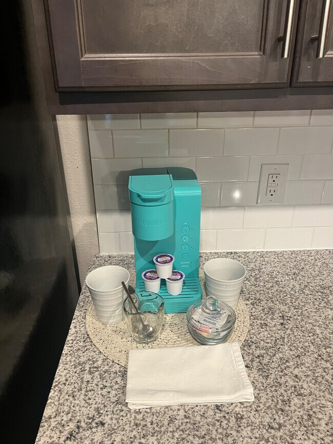 Building Photo - 1445 Broadcloth St