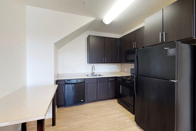 Foto del edificio - 1700 E 5th St