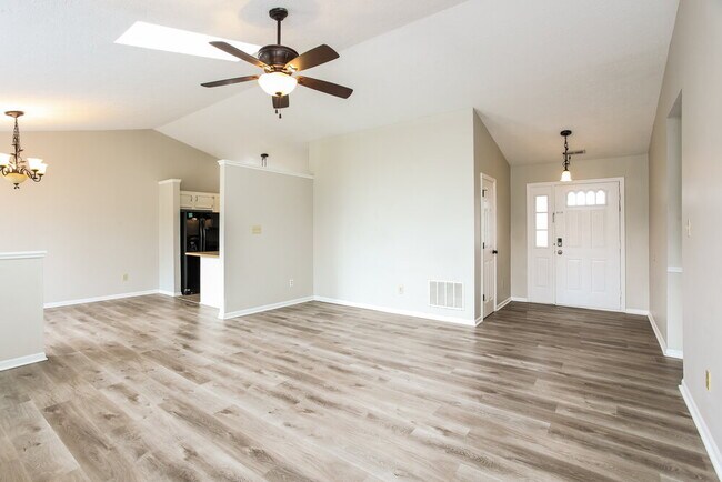 Foto del edificio - 8165 Shortleaf Ct