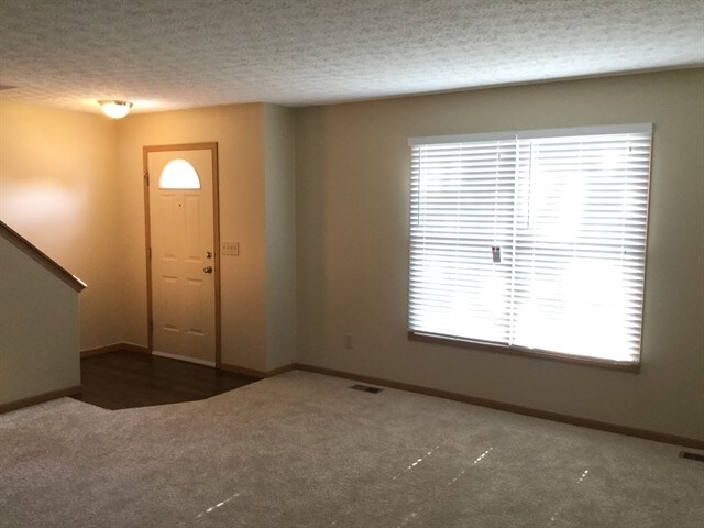 Building Photo - 383 Wheatfield Dr