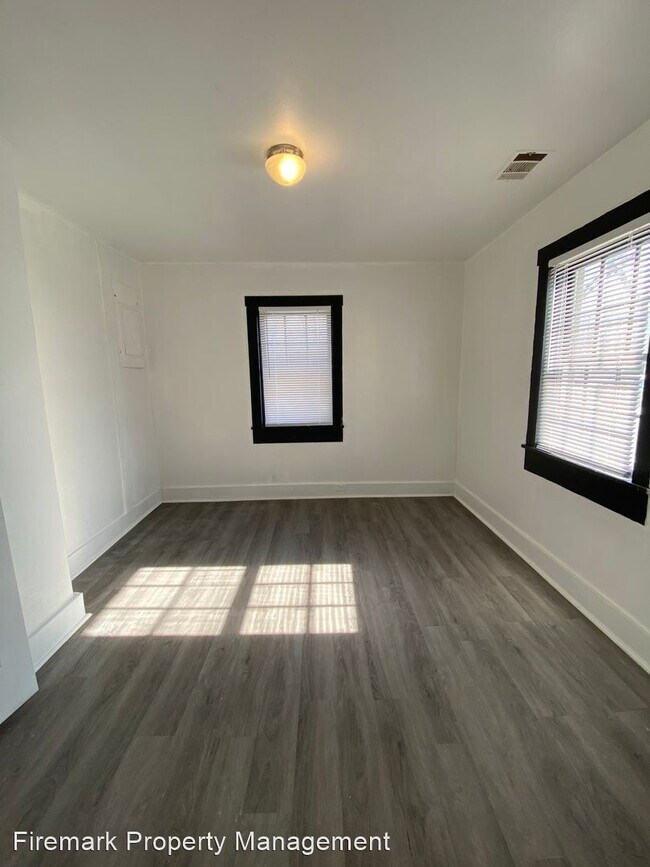 Building Photo - 2 br, 1 bath House - 409 E. 17th Street