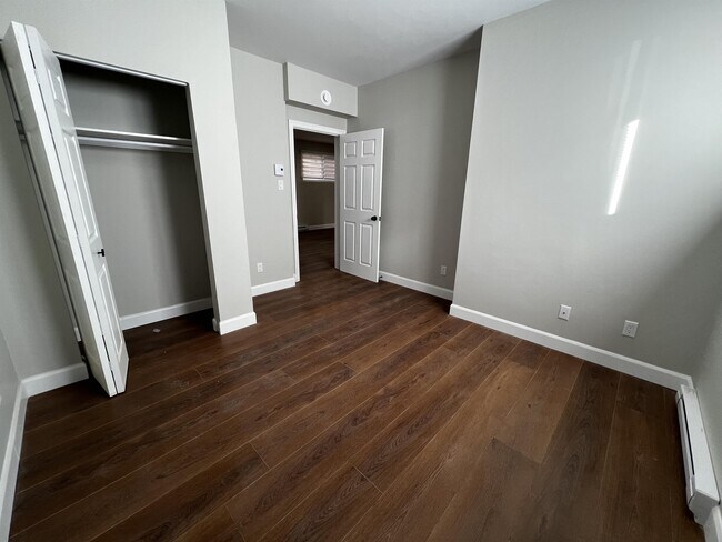 Building Photo - 142 Almac