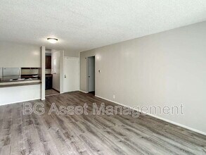Building Photo - 944 Fletcher Ln