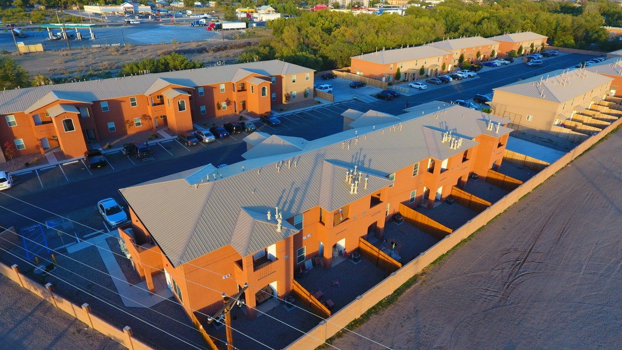 Apartments en Bernalillo, NM - Coronado Townhomes