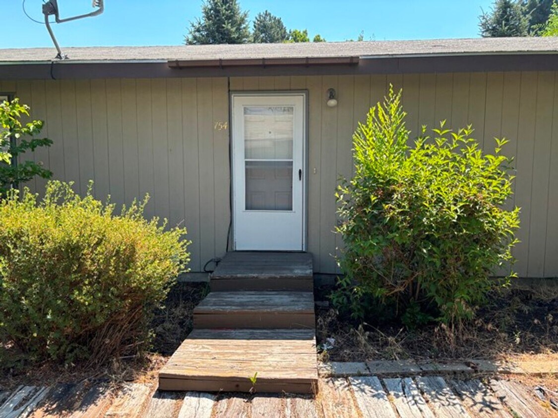 Primary Photo - 2 bedroom duplex