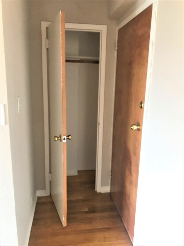 Foto del edificio - 1360 W Touhy Ave