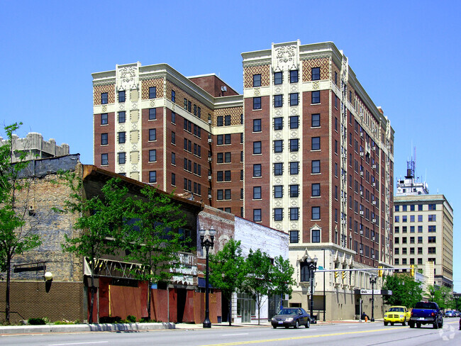 From Broadway to the southeast - Genesis Towers Senior Highrise