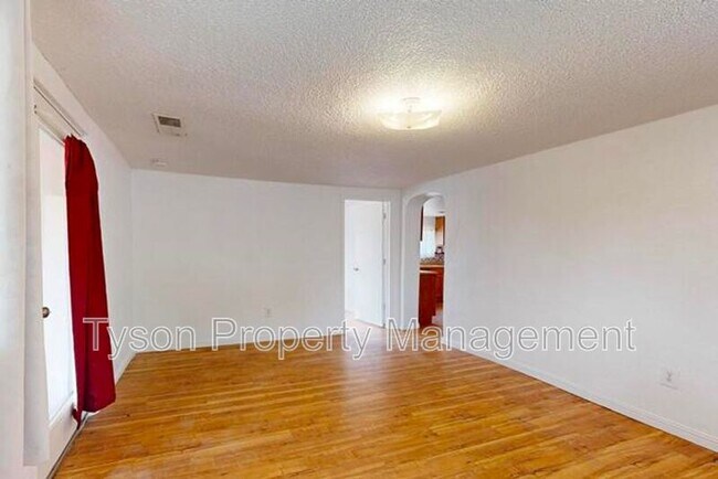 Foto del edificio - 1630 Griegos Rd NW