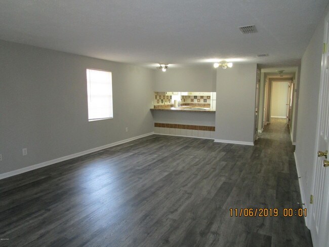 Foto del edificio - 1007 Bradley Cir