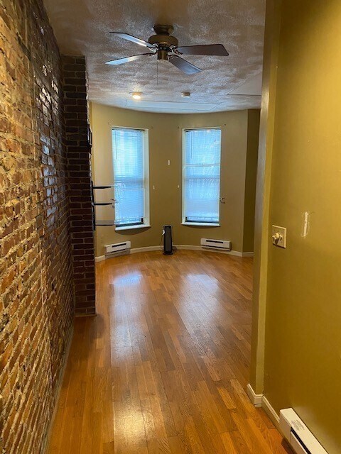 Building Photo - 47 Delle Ave