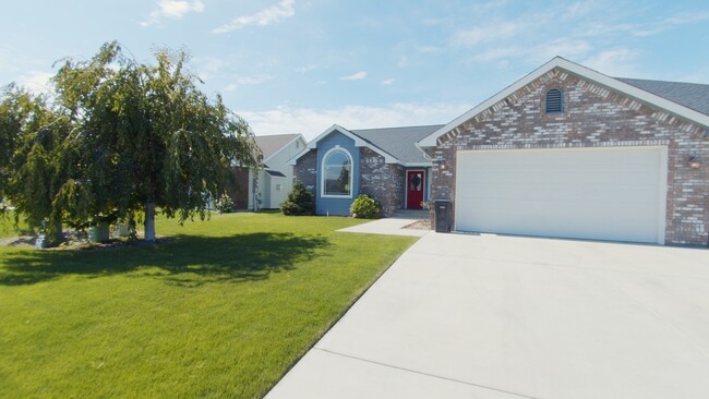 Building Photo - Beautiful Home in West Valley