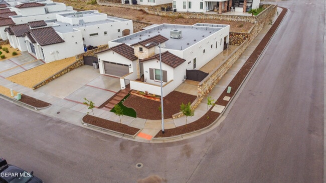 Building Photo - 1752 Muleshoe Dr