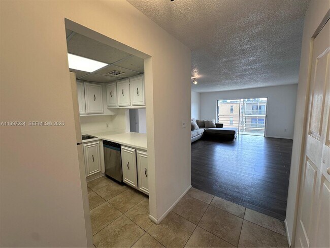 Foto del edificio - 4848 NW 24th Ct