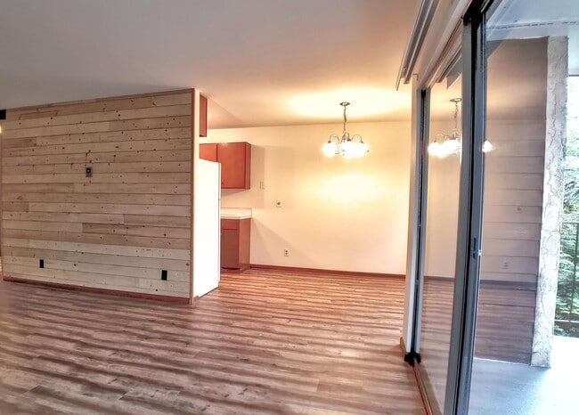 Building Photo - Greenwood Apartments