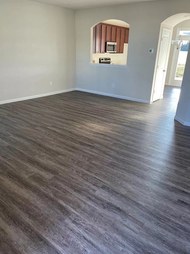 Building Photo - Room in Townhome on Johns Walk Way