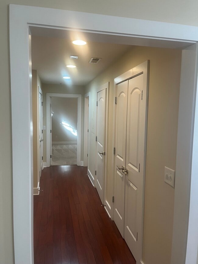 Building Photo - 148 Generals Retreat Pl