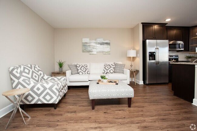 Foto del edificio - Serrano Townhomes with a finished basement...