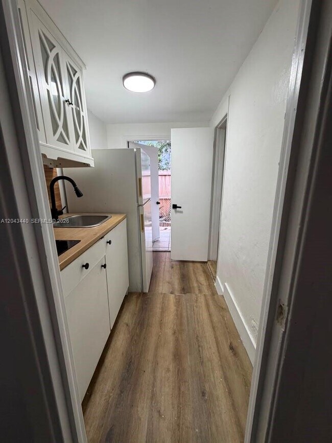 Foto del edificio - 2137 NW 1st Terrace